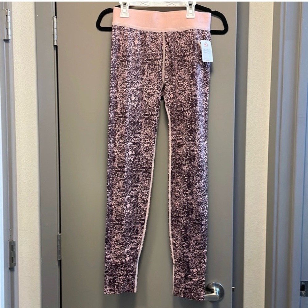 Kari Traa ‘Meteor’ Legging in Fig Pink/Maroon pattern Base Layer. Stretchy NWOT